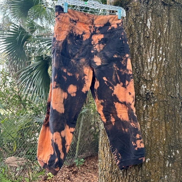 Black Tie Dye Capri Pants Size 6 - Picture 4 of 6